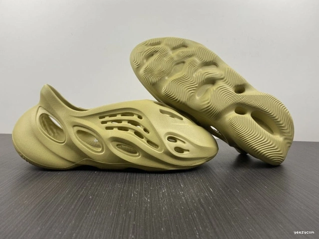 RNNR Adidas Yeezy Foam GV6775 Sulfur 0906